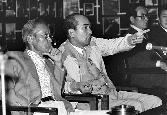 1977년 포철을 방문한 이병철 회장을 안내하는 박태준 사장