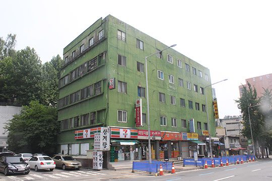 '풍전아파트'라 불렸던 현재의 충정아파트 모습.