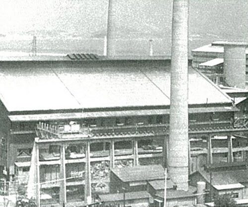 대한중공업사 평로제강공장 외형과 평로(1957년).