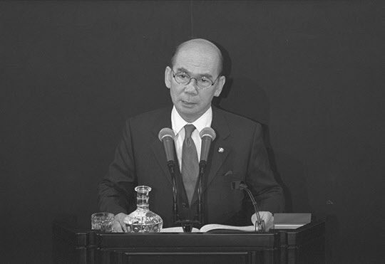 국회교섭단체 대표 연설을 하는 박태준 자민련 총재.