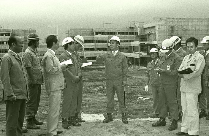 대학 건설현장 순시 (1986년 8월)